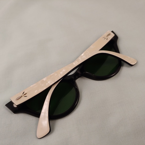 True Vintage RAY-BAN B&L Cats Eye Sunglasses +Case - Picture 7 of 8